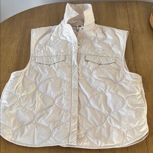 Nike, women’s oversized quilted vest, size medium, cream